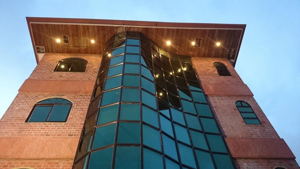 Hotel Paramuru Парамарибо Екстериор снимка